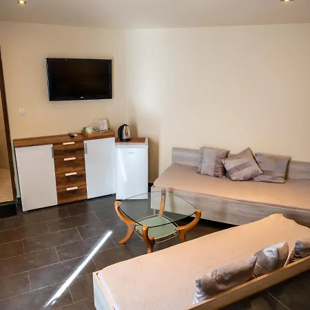 Hotel Design Logatero 3*